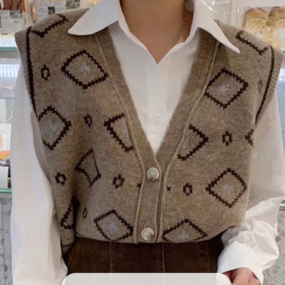 Dazy Oversize V-neck Vest EUC - Picture 8 of 8